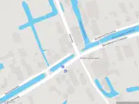 Politie naar de Damweg in Polsbroek vanwege voertuigen te water