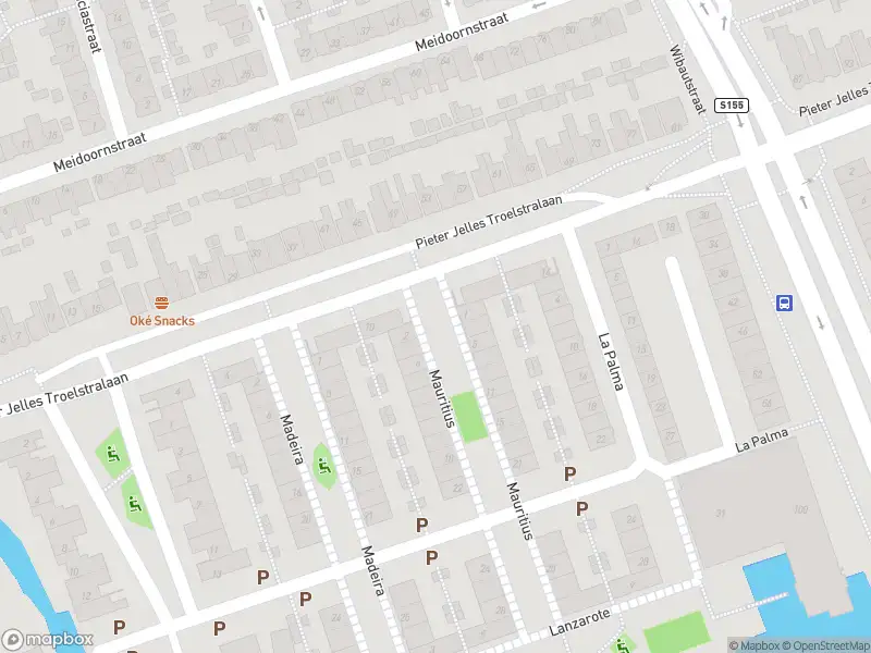 Brandweer met grote spoed naar de Mauritius in Zaandam vanwege gebouwbrand