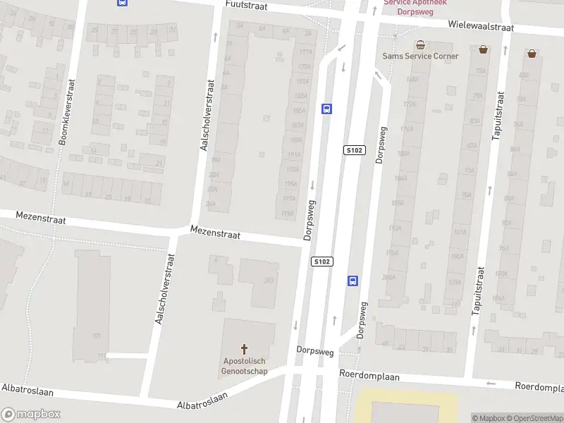 Ambulance met gepaste spoed naar de Dorpsweg in Rotterdam