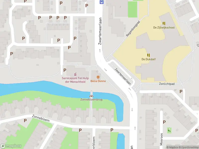 Ambulance met gepaste spoed naar de Zwartemeerlaan in Leiden