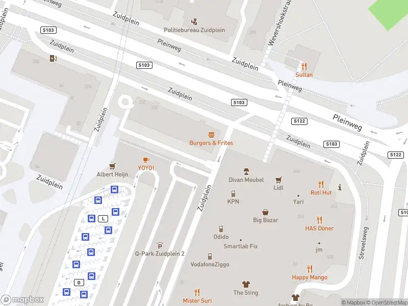 Ambulance met gepaste spoed naar de Zuidplein in Rotterdam