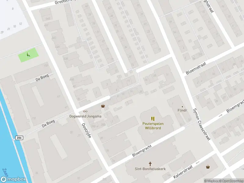 Ambulance met grote spoed naar de Halstraat in Zaandam