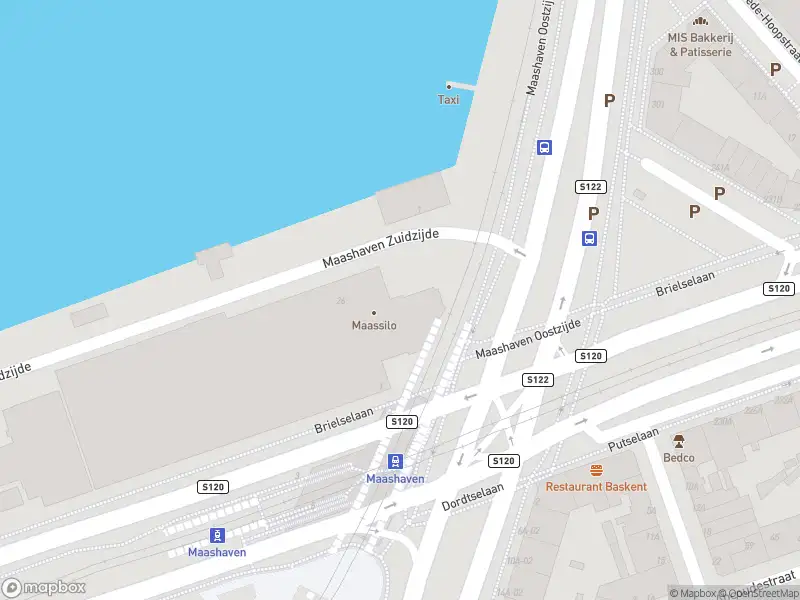 Ambulance naar de Maashaven Z.z. in Rotterdam