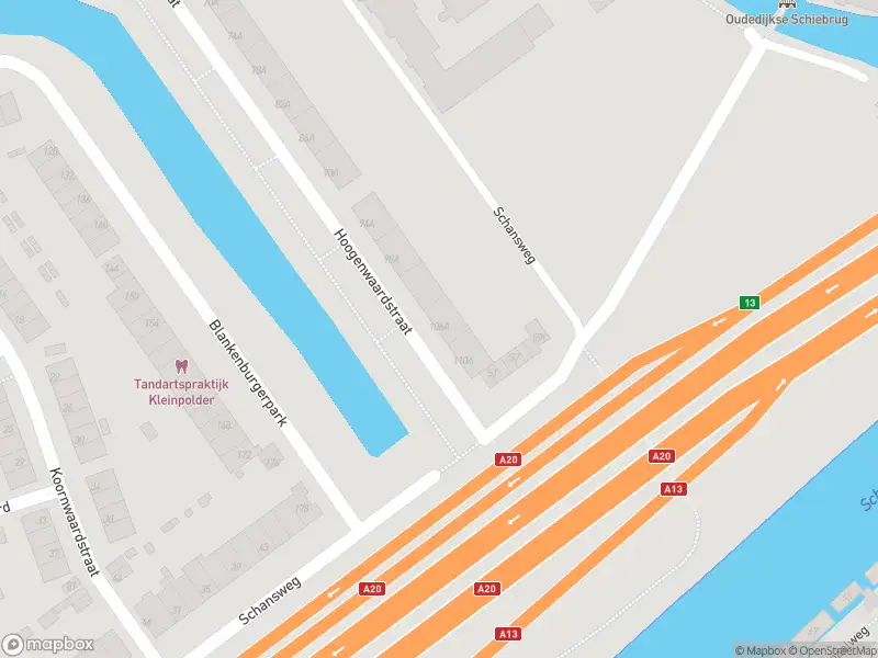 Ambulance met grote spoed naar de Hoogenwaardstraat in Rotterdam