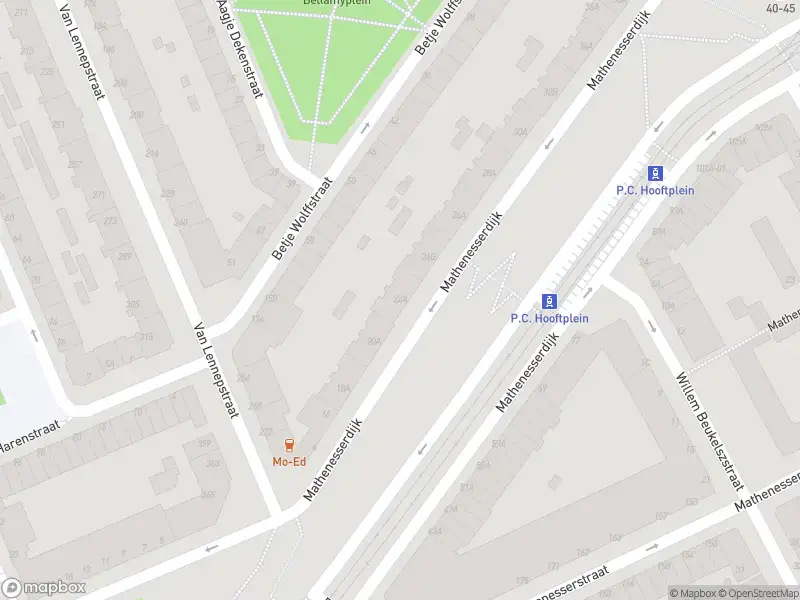 Ambulance met grote spoed naar de Mathenesserdijk in Rotterdam