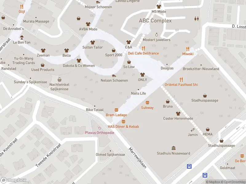 Ambulance met gepaste spoed naar de Nieuwstraat in Spijkenisse