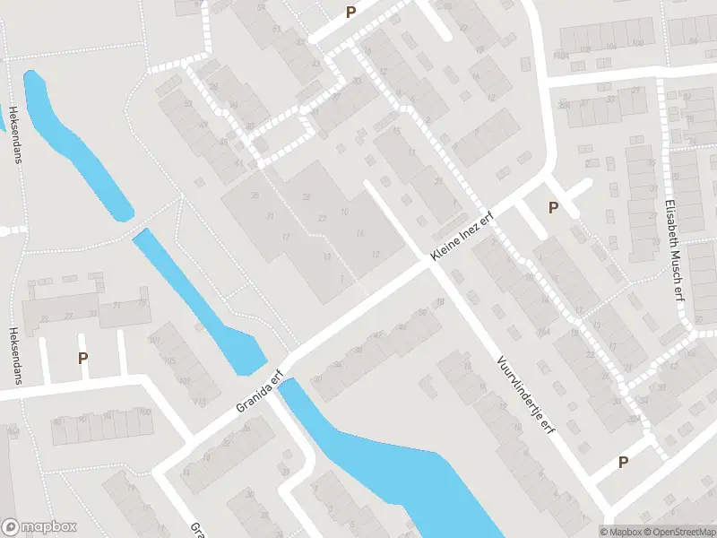 Ambulance met grote spoed naar de Ina Damman erf in Capelle aan den IJssel