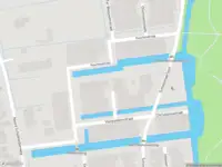 Ambulance met gepaste spoed naar de Zaagmolenplaats in Haarlem