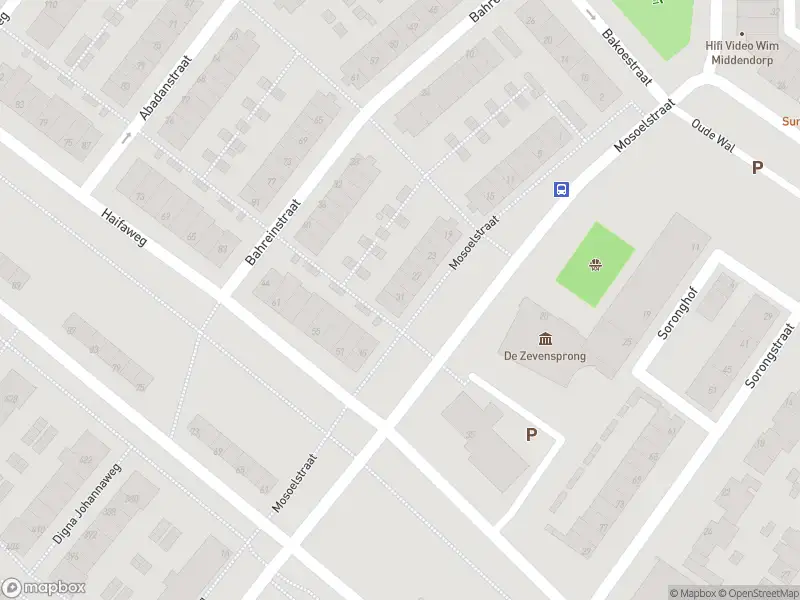 Ambulance met gepaste spoed naar de Mosoelstraat in Hoogvliet Rotterdam