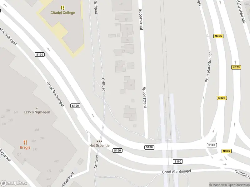 Brandweer met gepaste spoed naar de Spoorstraat in Lent vanwege een liftopsluiting