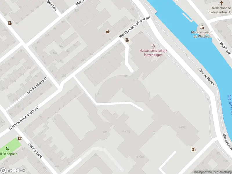 Ambulance met grote spoed naar de Havenbogen in Schiedam