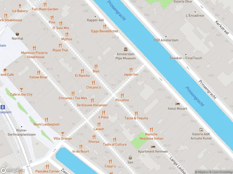 Brandweer met grote spoed naar de Leidsekruisstraat in Amsterdam