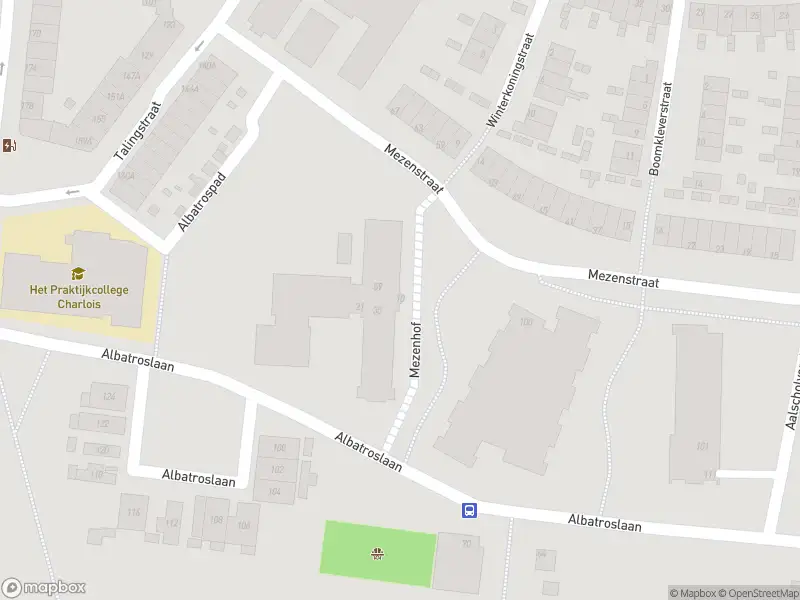 Ambulance met grote spoed naar de Mezenhof in Rotterdam