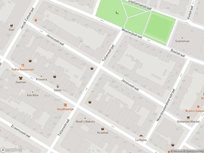 Ambulance met grote spoed naar de Tollensstraat in Rotterdam