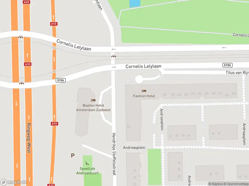 Ambulance met gepaste spoed naar de Hendrikje Stoffelsstraat in Amsterdam