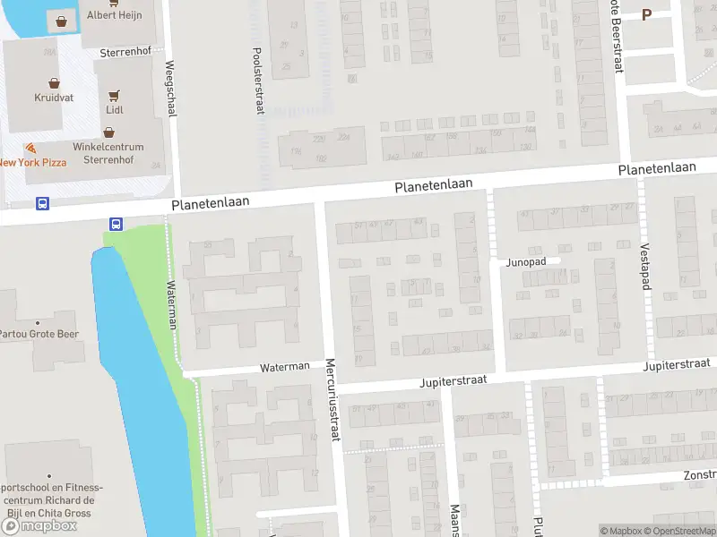 Ambulance met gepaste spoed naar de Mercuriusstraat in Spijkenisse