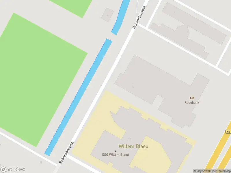 Ambulance met grote spoed naar de Robonsbosweg in Alkmaar