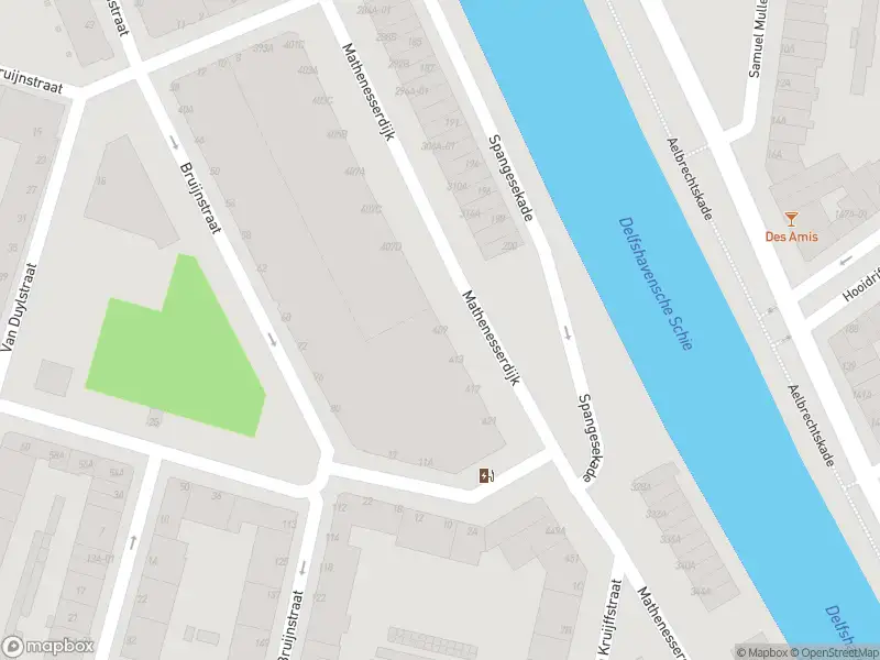Ambulance met grote spoed naar de Mathenesserdijk in Rotterdam