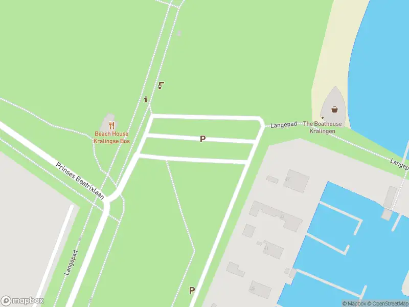 Ambulance met grote spoed naar de Langepad in Rotterdam