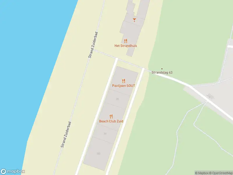 Brandweer en politie met grote spoed naar de Strand Zuiderbad in Wijk aan Zee