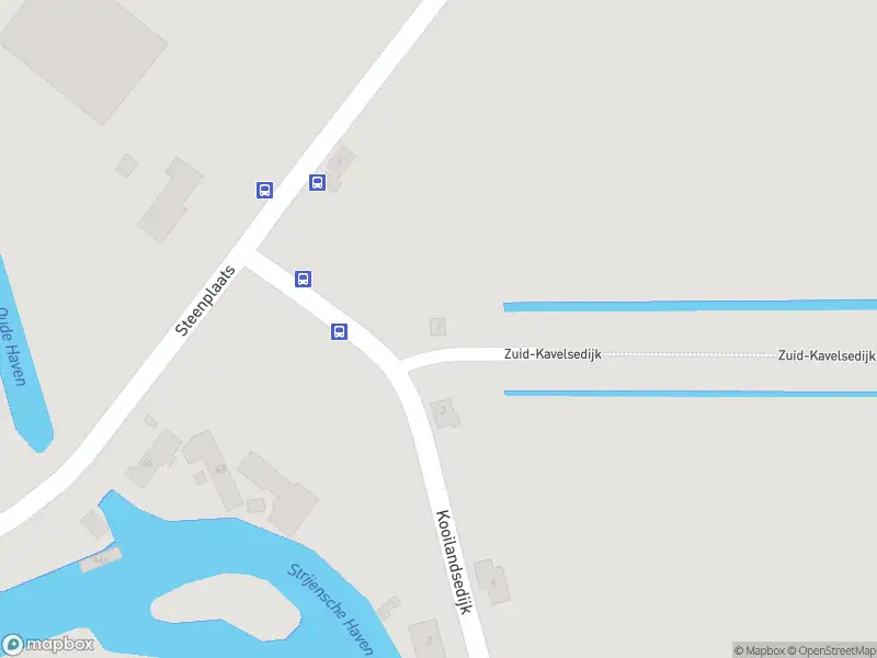 Brandweer met grote spoed naar de Zuid-Kavelsedijk in Strijen vanwege een buitenbrand