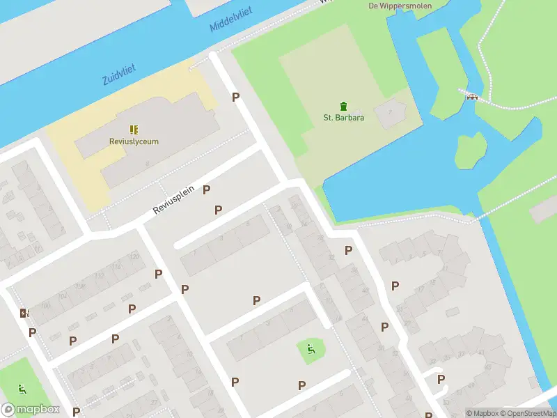 Ambulance met grote spoed naar de Wipperspark in Maassluis