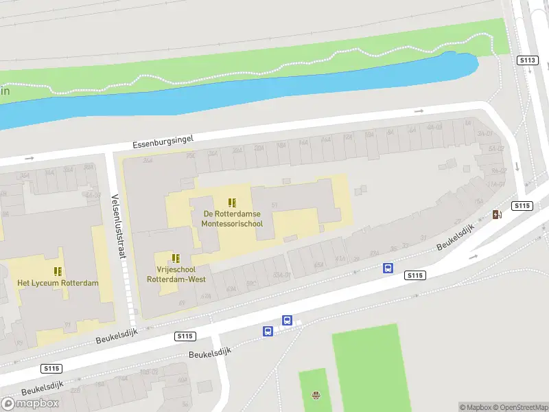 Ambulance met gepaste spoed naar de Beukelsdijk in Rotterdam