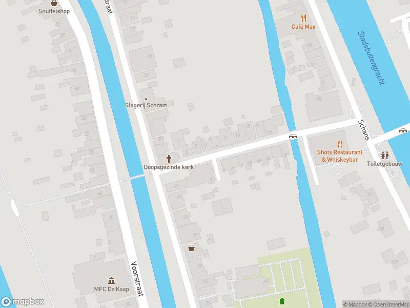 Brandweer met grote spoed naar de Burgemeester Albertsstraat in Stavoren vanwege gebouwbrand