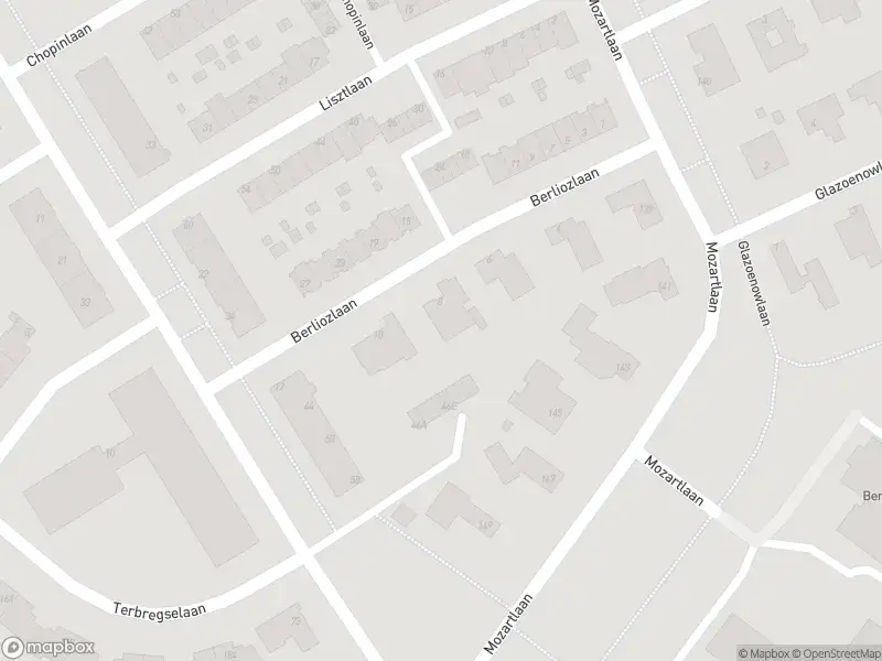 Ambulance met gepaste spoed naar de Berliozlaan in Rotterdam