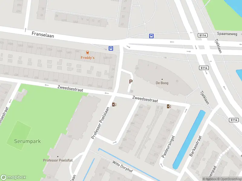 Ambulance met grote spoed naar de Zweedsestraat in Rotterdam