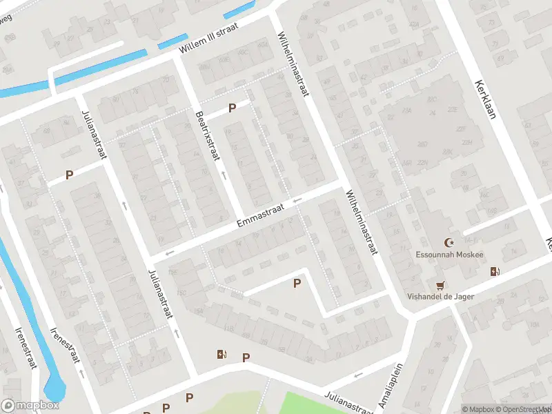 Ambulance met grote spoed naar de Emmastraat in Wateringen