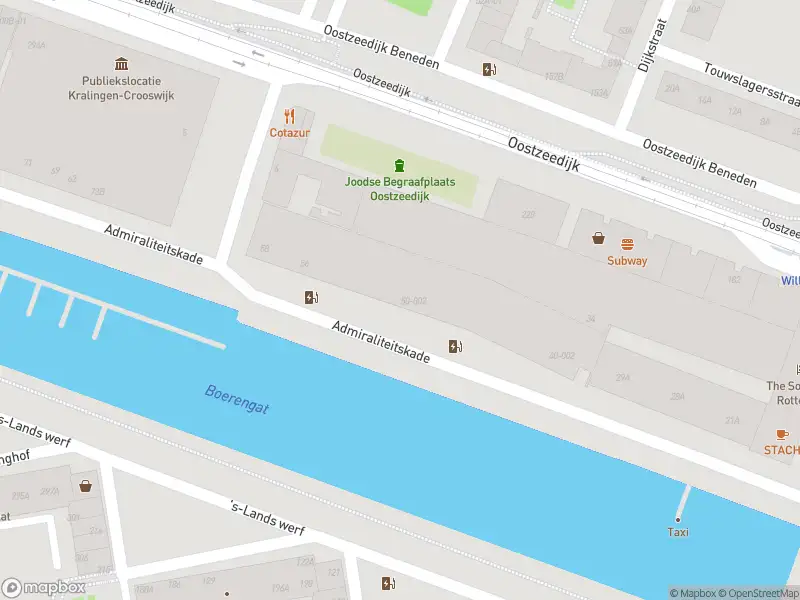 Ambulance met grote spoed naar de Admiraliteitskade in Rotterdam