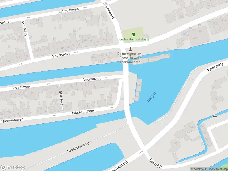 Brandweer met gepaste spoed naar de Oosterkade in Edam vanwege waarnemen gaslucht