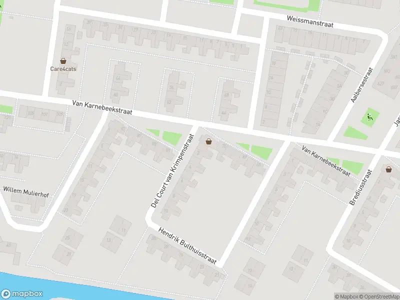 Ambulance met grote spoed naar de Del Court van Krimpenstraat in Amsterdam