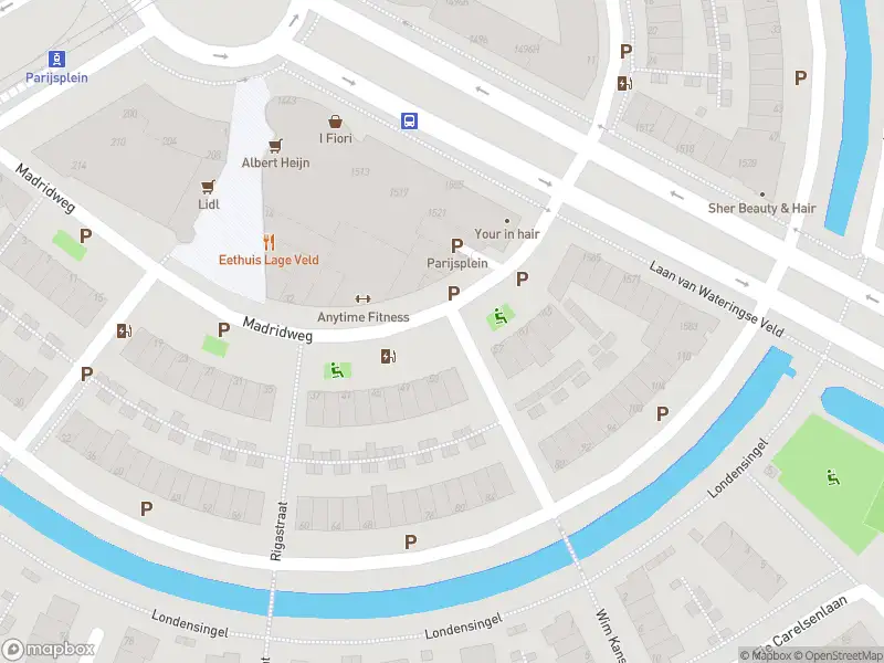 Ambulance met grote spoed naar de Eduard Verkadelaan in 's-Gravenhage