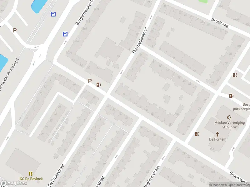 Ambulance met gepaste spoed naar de Groen van Prinstererstraat in Vlaardingen