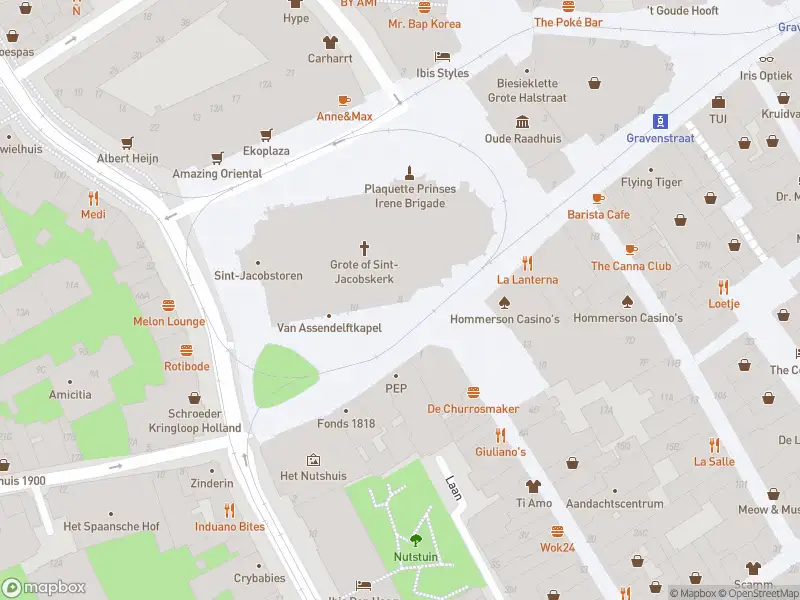 Ambulance met grote spoed naar de Rond de Grote Kerk in 's-Gravenhage