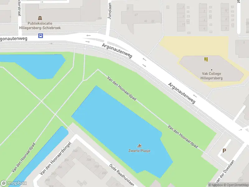 Ambulance met grote spoed naar de Argonautenweg in Rotterdam