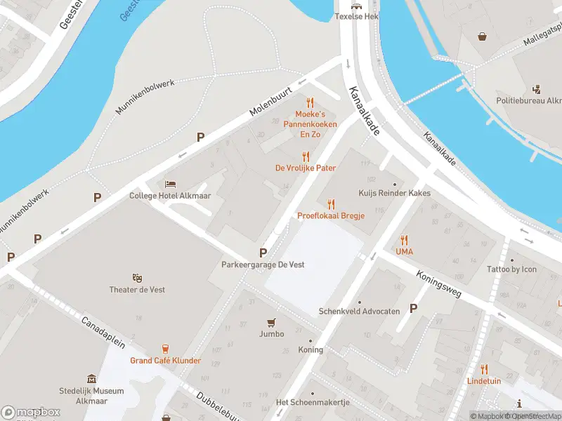 Ambulance met gepaste spoed naar de Paternosterstraat in Alkmaar