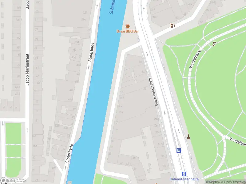 Ambulance met gepaste spoed naar de Schinkelhavenkade in Amsterdam