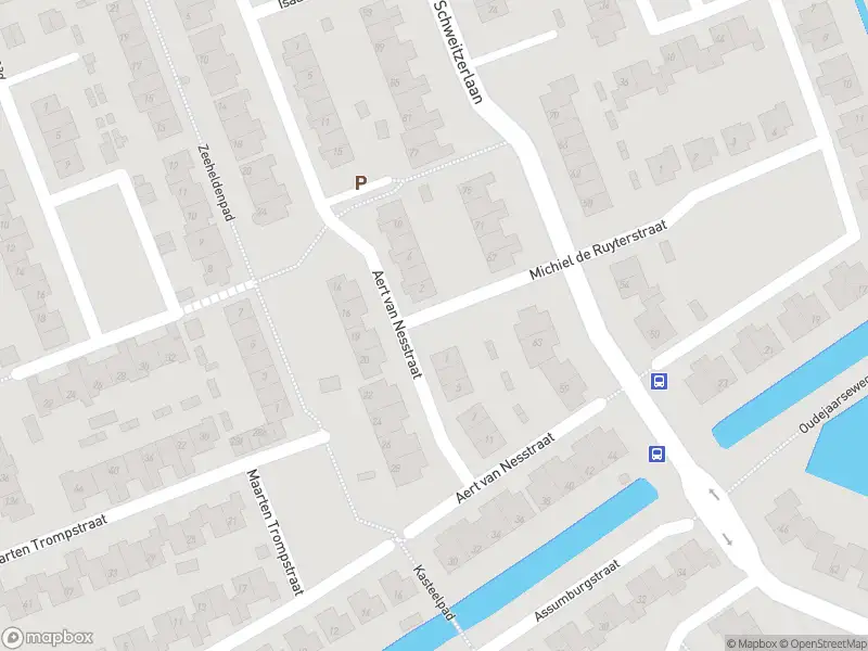Ambulance met grote spoed naar de Aert van Nesstraat in Hellevoetsluis