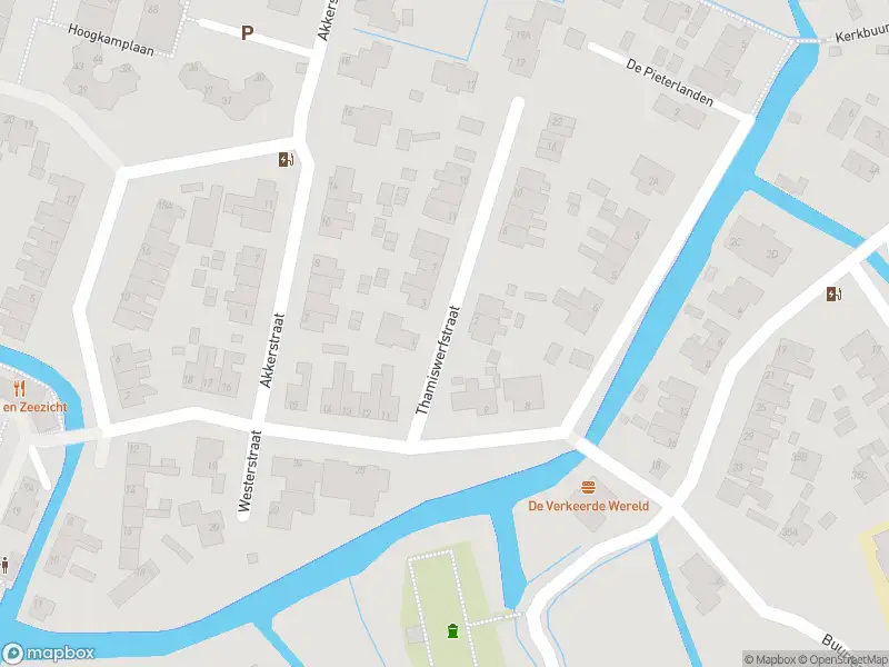 Ambulance met grote spoed naar de Thamiswerfstraat in Marken