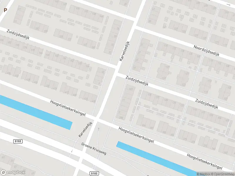 Ambulance met gepaste spoed naar de Karvelsedijk in Hoogvliet Rotterdam