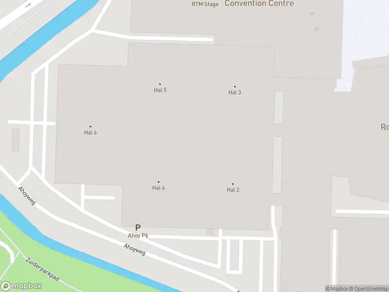 Ambulance met grote spoed naar de Zuiderparkweg in Rotterdam