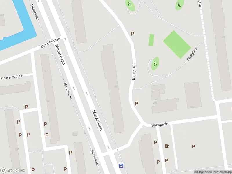 Ambulance met gepaste spoed naar de Bachplein in Schiedam
