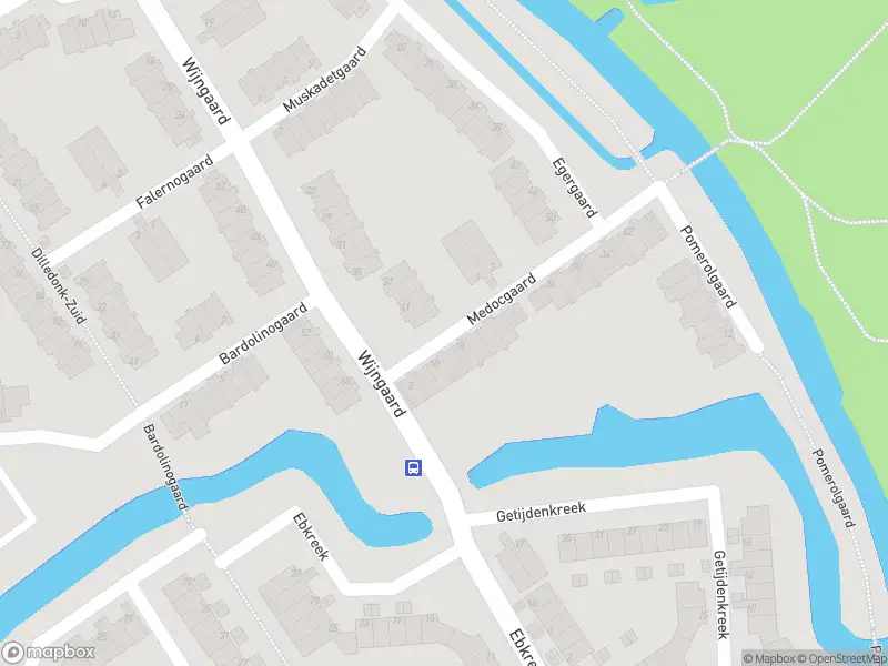 Ambulance met grote spoed naar de Medocgaard in Spijkenisse