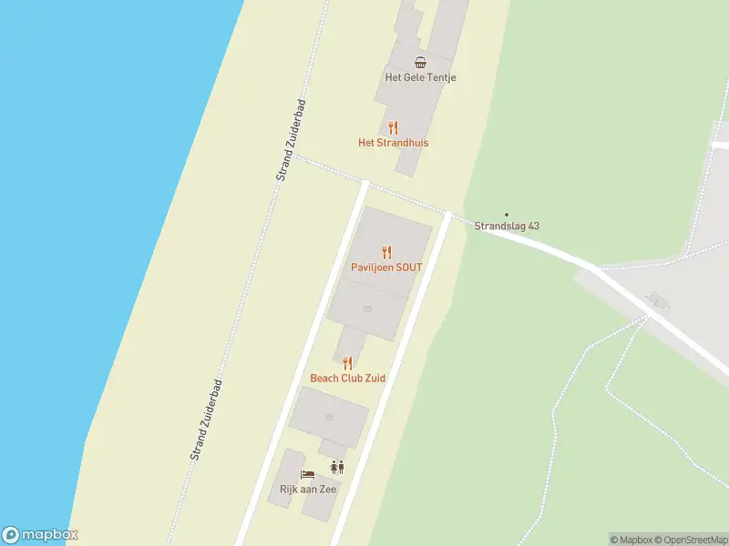 Ambulance met gepaste spoed naar de Strand Zuiderbad in Wijk aan Zee