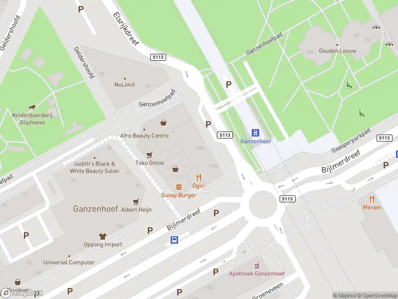 Ambulance met gepaste spoed naar de Elsrijkdreef in Amsterdam