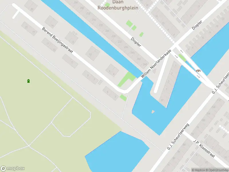 Ambulance met grote spoed naar de Berend Boeijingastraat in Amsterdam