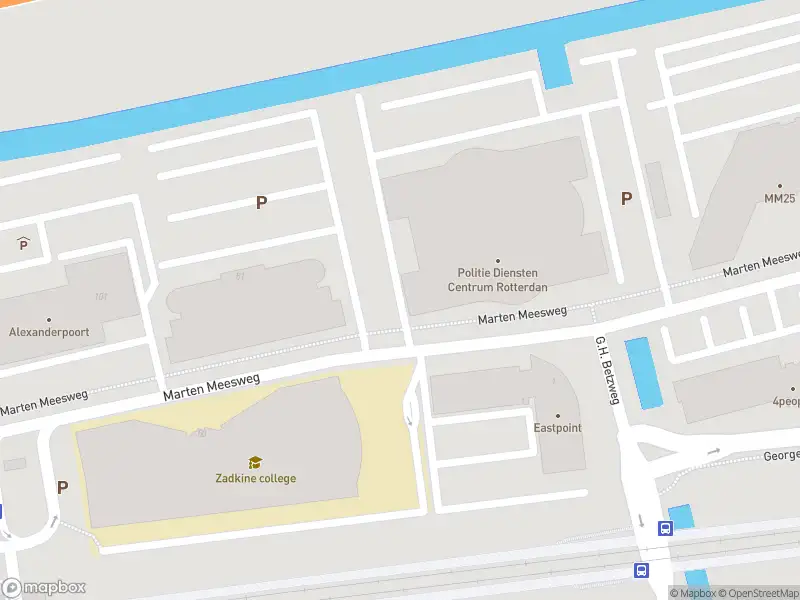 Brandweer met grote spoed naar de Marten Meesweg in Rotterdam